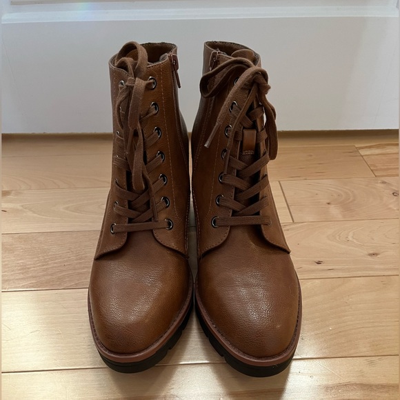 Naturalizer Madalynn Tan Heeled Ankle Booties - Picture 5 of 8